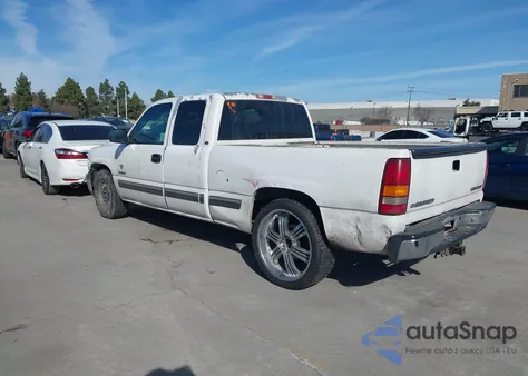2001 Chevrolet Silverado 1500 Ls z USA, uszkodzony, nr VIN 2GCEC19T311376147